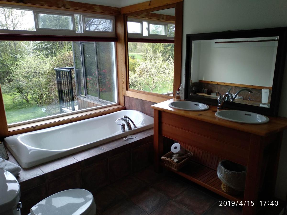 Harrison Hammond House Farmstay Harrison Mills ภายนอก รูปภาพ