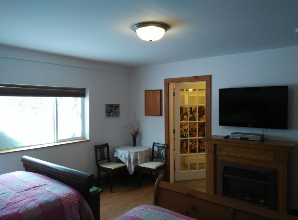 Harrison Hammond House Farmstay Harrison Mills ภายนอก รูปภาพ
