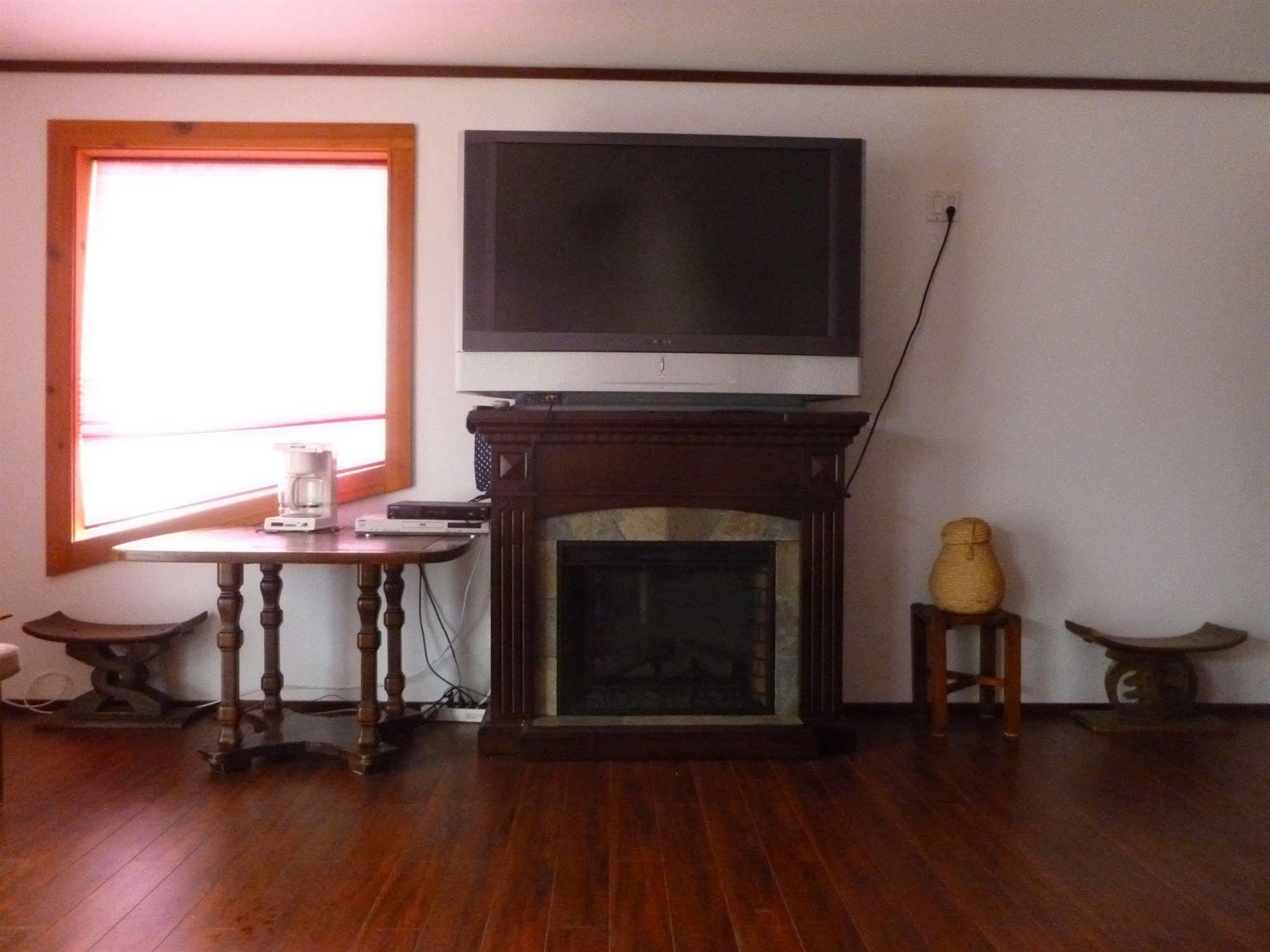 Harrison Hammond House Farmstay Harrison Mills ภายนอก รูปภาพ