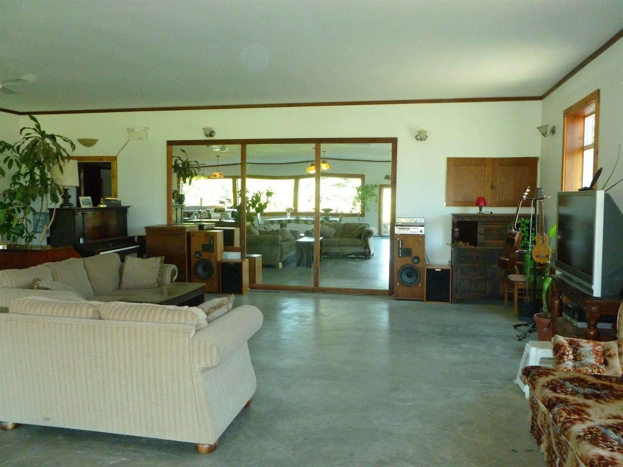 Harrison Hammond House Farmstay Harrison Mills ภายนอก รูปภาพ